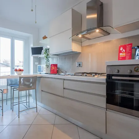 Luminoso A Due Passi Da Porta Susa By Wonderful Italy דירה